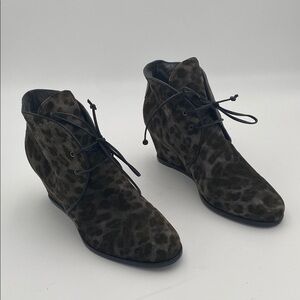 Stuart Weitzman Dark Leopard Ankle Boots women 10M suede wedge grunge retro Y2K